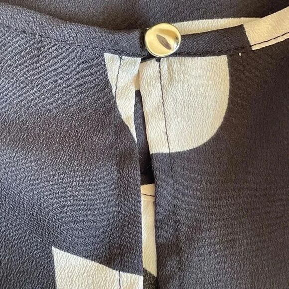 H& M Black Cream Key Hole Button Back Closure Abstract Round Neck SZ S #1588 - Picture 13 of 13